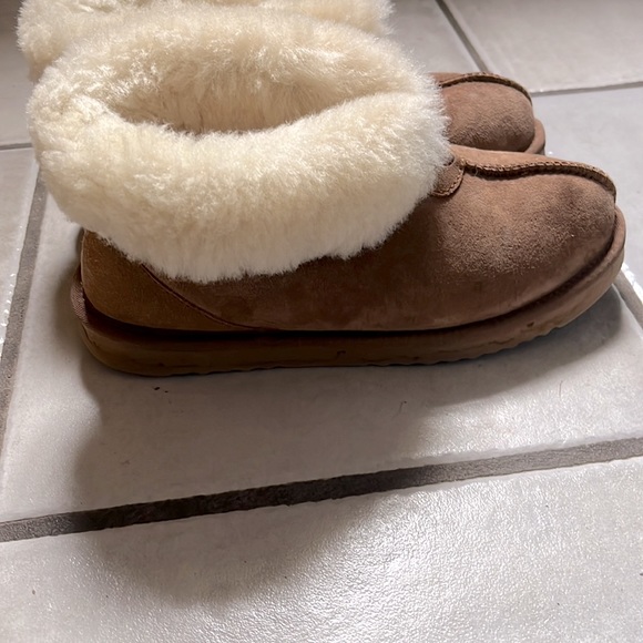 NukNuuk Slippers - Picture 3 of 4
